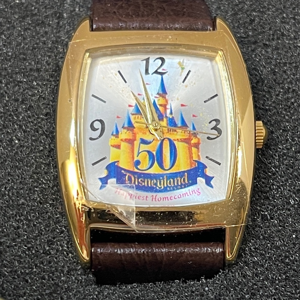 2005 Disneyland 50th Anniversary Watch in Tin, New in box w/ new battery, works